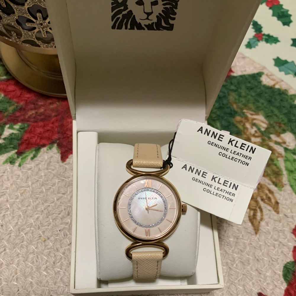 💕Brand new Anne Klein watch, battery working.💕